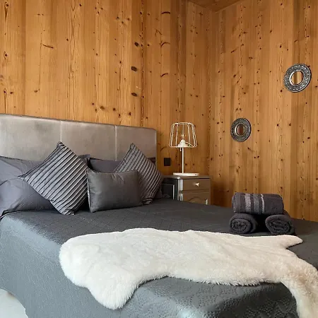 Rooftop 2 -jacuzzi Prive Au Pied Du Mont -blanc Apartment Sallanches