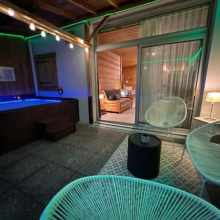 Rooftop 2 -jacuzzi Prive Au Pied Du Mont -blanc Apartment Sallanches