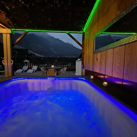 Apartment Rooftop 2 -jacuzzi Prive Au Pied Du Mont -blanc Sallanches